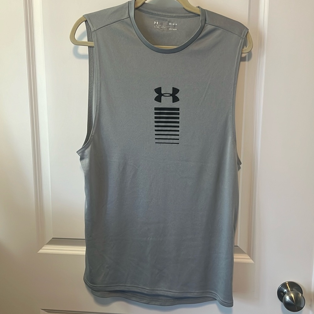 ☀️☀️Under Armour Loose fit medium tank☀️☀️